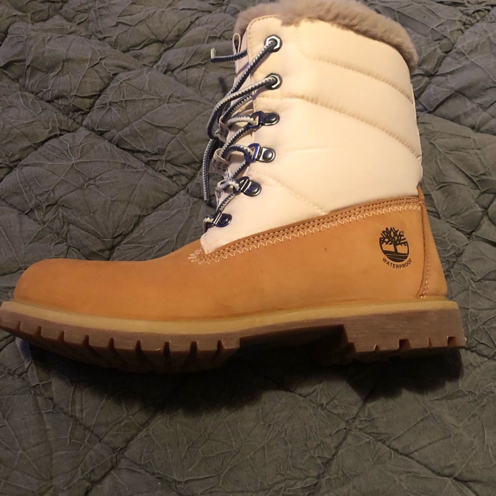 Size 8.5 Women’s Timberland boots. New with no box.